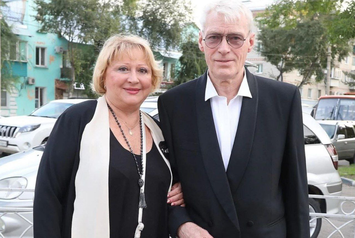 Изумрудная свадьба пожелания. С годовщиной свадьбы 55 лет. Изумрудная свадьба поздравления. Поздравляю с изумрудной свадьбой. Медаль 55 лет.