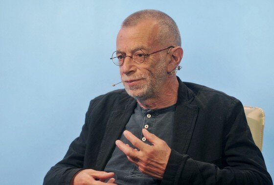    Лев Рубинштейн