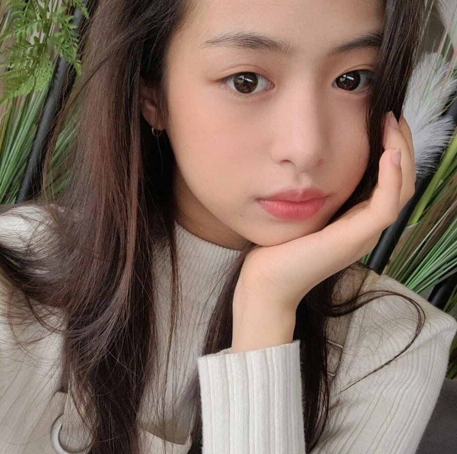 Ахён, недебютировавшая участница группы BABYMONSTER