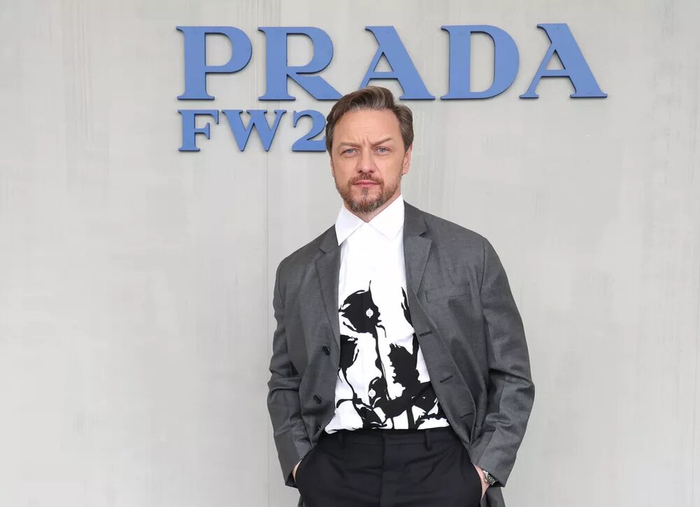    Мужской стиль: Джеймс Макэвой и Бруклин Бекхэм на модном показе