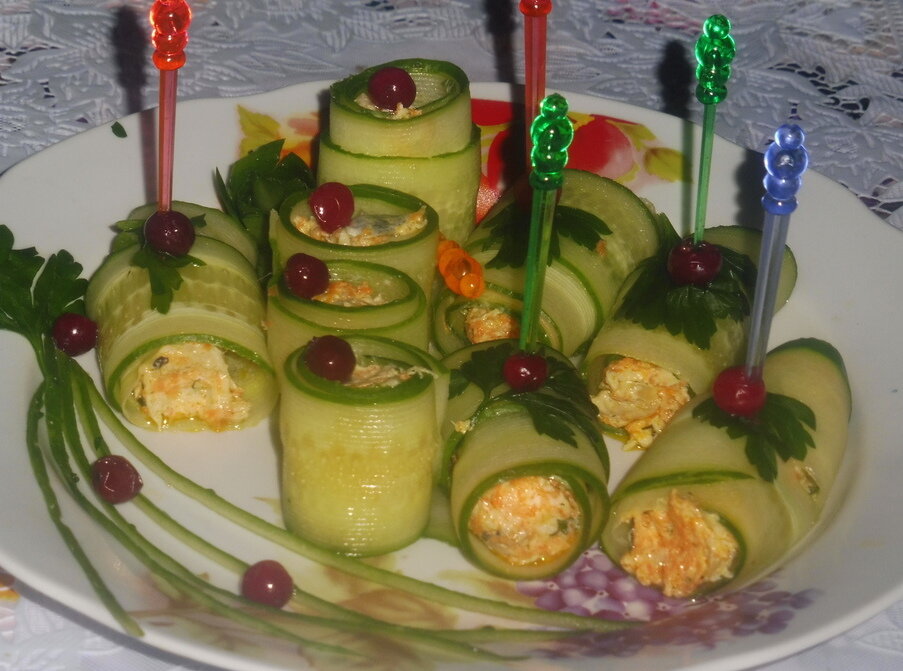    Огуречные рулетики