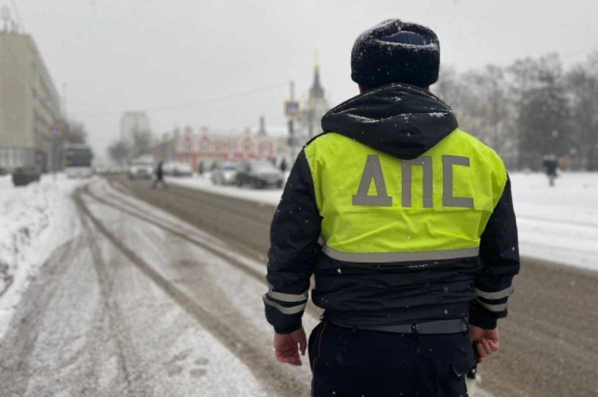    В Казани сотрудники ДПС проверили факт дрифта двумя молодыми людьми в цетре города.