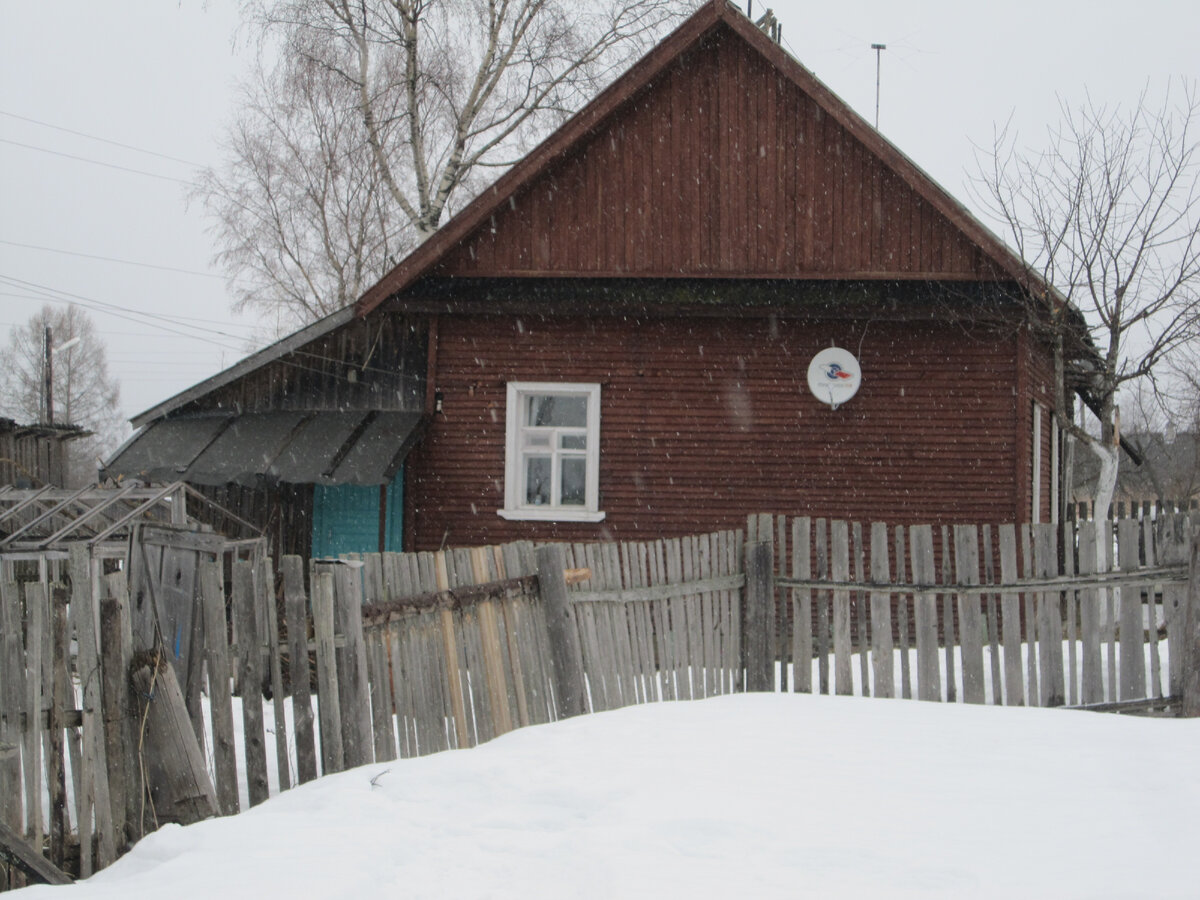 Вот такой изначально домик был