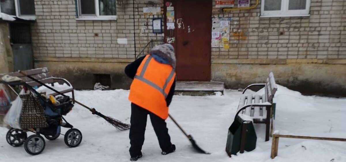     В Курске чистят снег 56 единиц техники и 69 рабочих