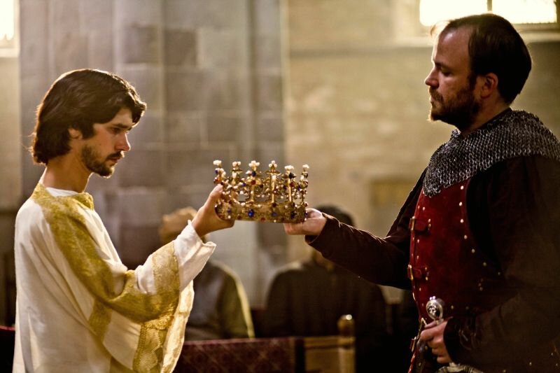 Ричард II и Генрих IV. Кадр из сериала "Пустая корона".
