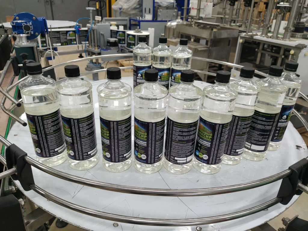 Партия жидкого биогумуса на накопительном столе