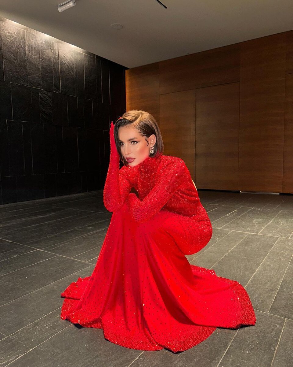 Зима в самом разгаре, а это значит, не будет лишним немного согреться. Сегодня предлагаем полюбоваться сочными и привлекательными снимками от любимых знаменитостей. Нюша Кажется, Нюша что-то задумала.-12