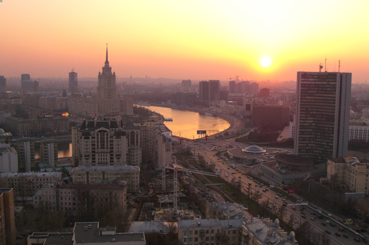 Утро столицы. Москва Сити рассвет. Виды крыш. Красивые виды Москвы.
