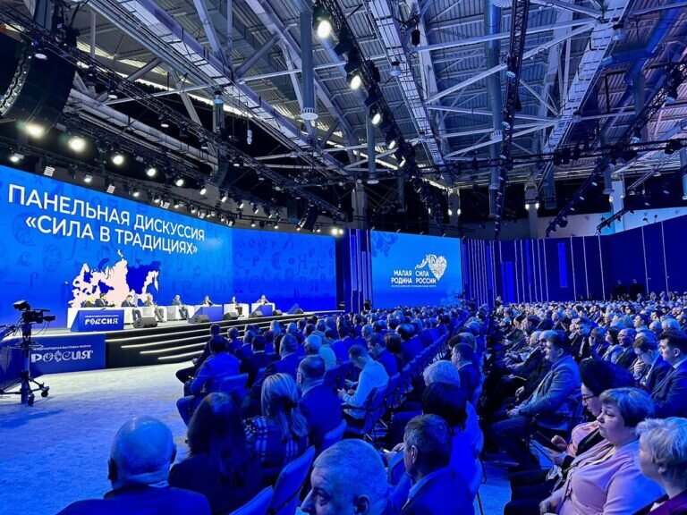    В Москве проходит первый Всероссийский муниципальный форум «Малая Родина — сила России» Кристина Просвиркина