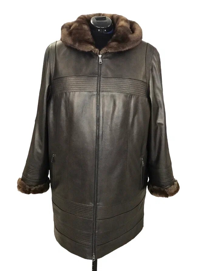 Перешив пальто из кусочков норки в парку с кожаным верхом. Ателье Ирины Берзиной.