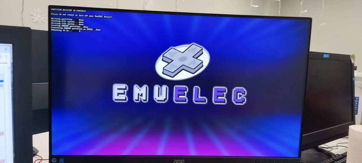 EMUELEC - это игровая операционная система с набором эмуляторов для устройств на базе процессоров Amlogic