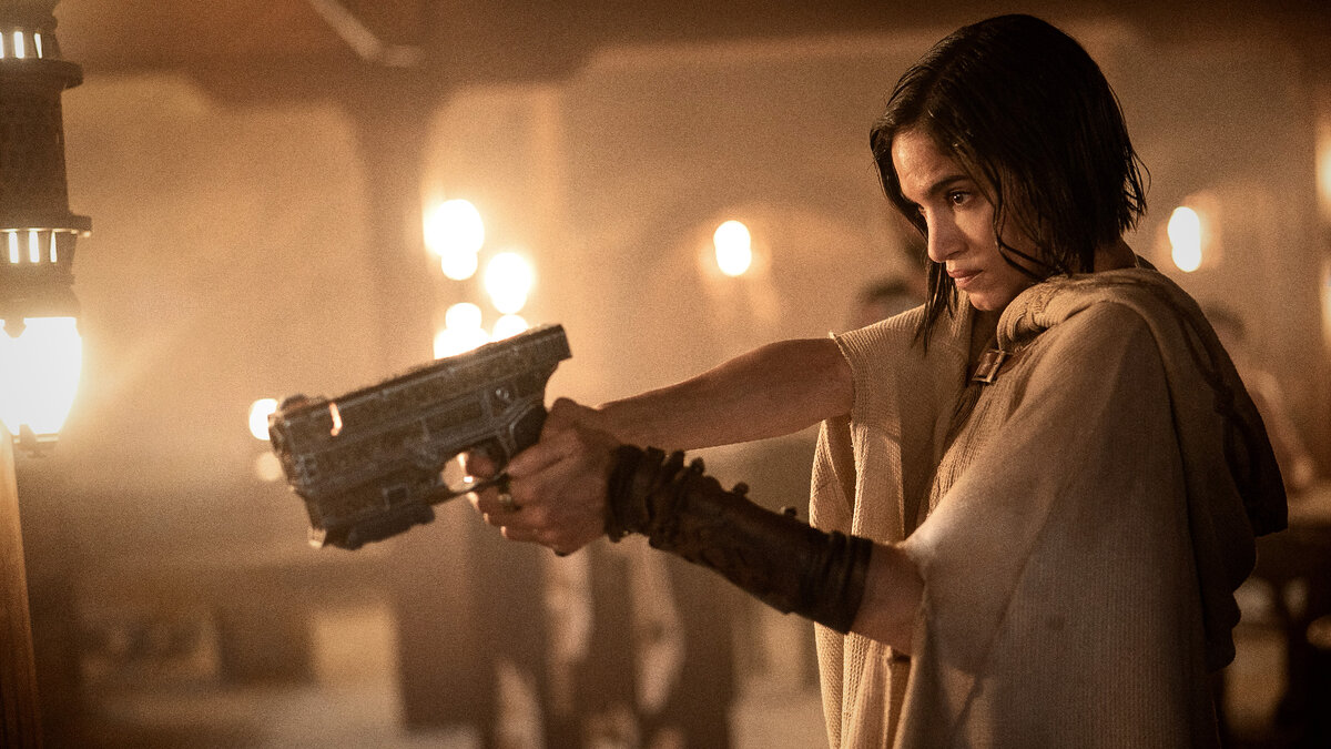 Лично мне, актриса очень нравится! И роль, как будто писана под неё.