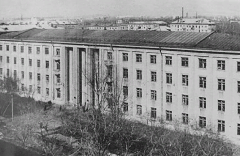 Новосибирский авиационный техникум.  Фото с Яндекса