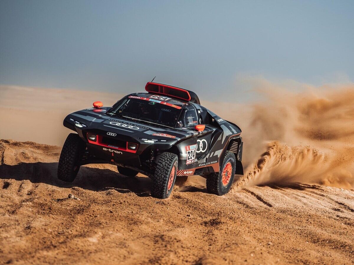    Шведский гонщик Маттиас Экстрём на ралли "Дакар"© твиттер Маттиаса Экстрёма