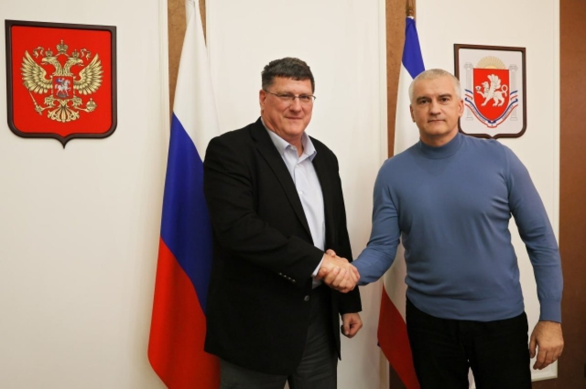    Во время встречи.