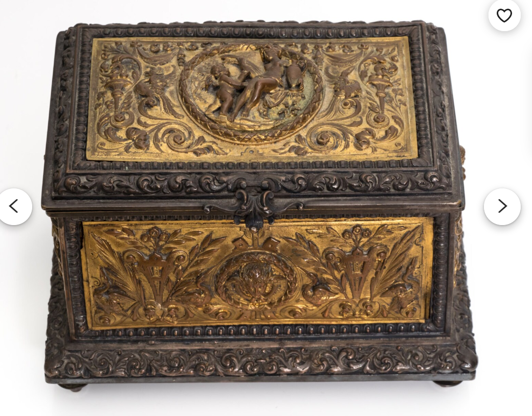 Изысканная антикварная шкатулка, куда любому не стыдно сложить свои сертификаты о дополнительном образовании