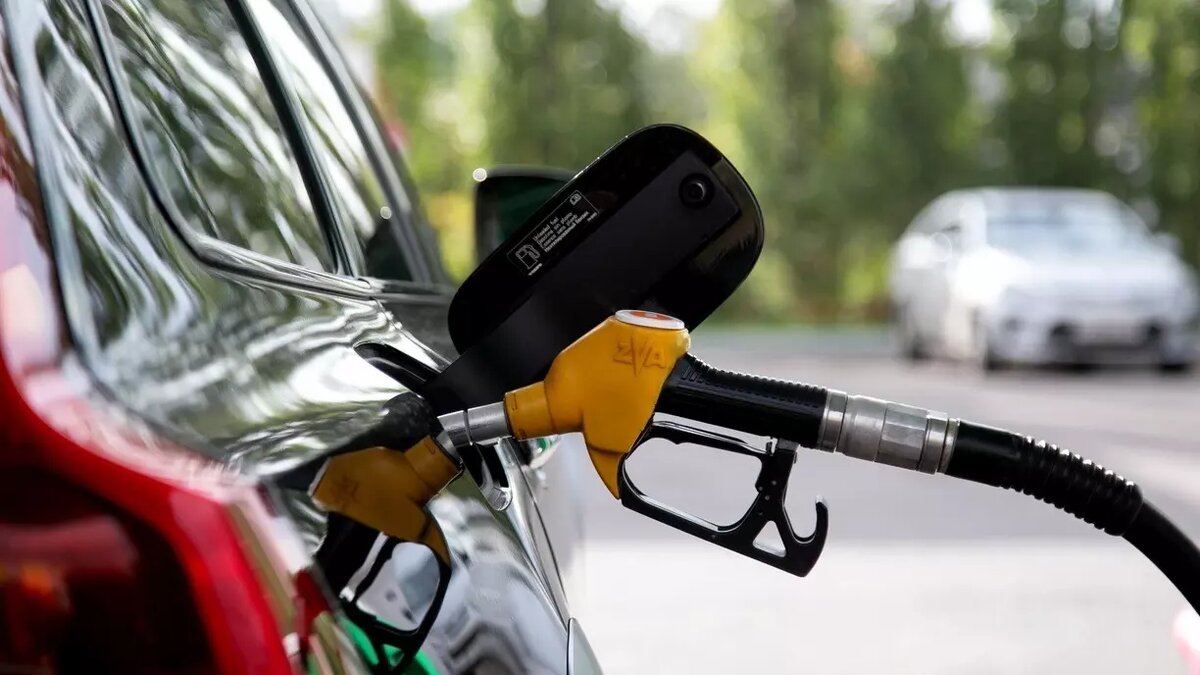     Министерство энергетики РФ и другие нефтяные компании продумали план, как снабжать российский рынок топливом после аварии на одной из установок на Нижегородском нефтеперерабатывающем заводе (НПЗ). О подробностях рассказали в официальном Telegram-канале министерства.