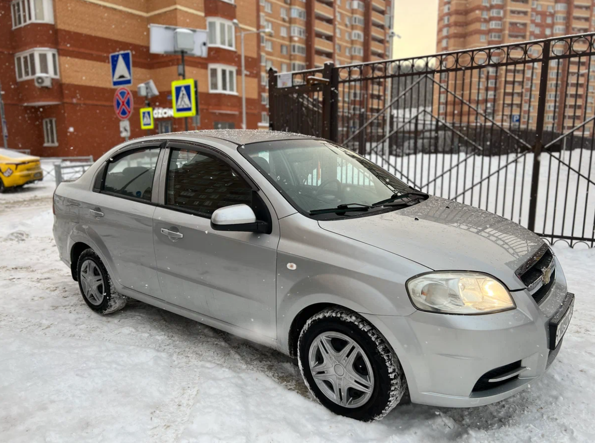 3 надежных автомобиля до 500 тысяч рублей - стоят дешево, надежность на  высоте, а обслуживание стоит копейки | Святослав Астафьев | Дзен