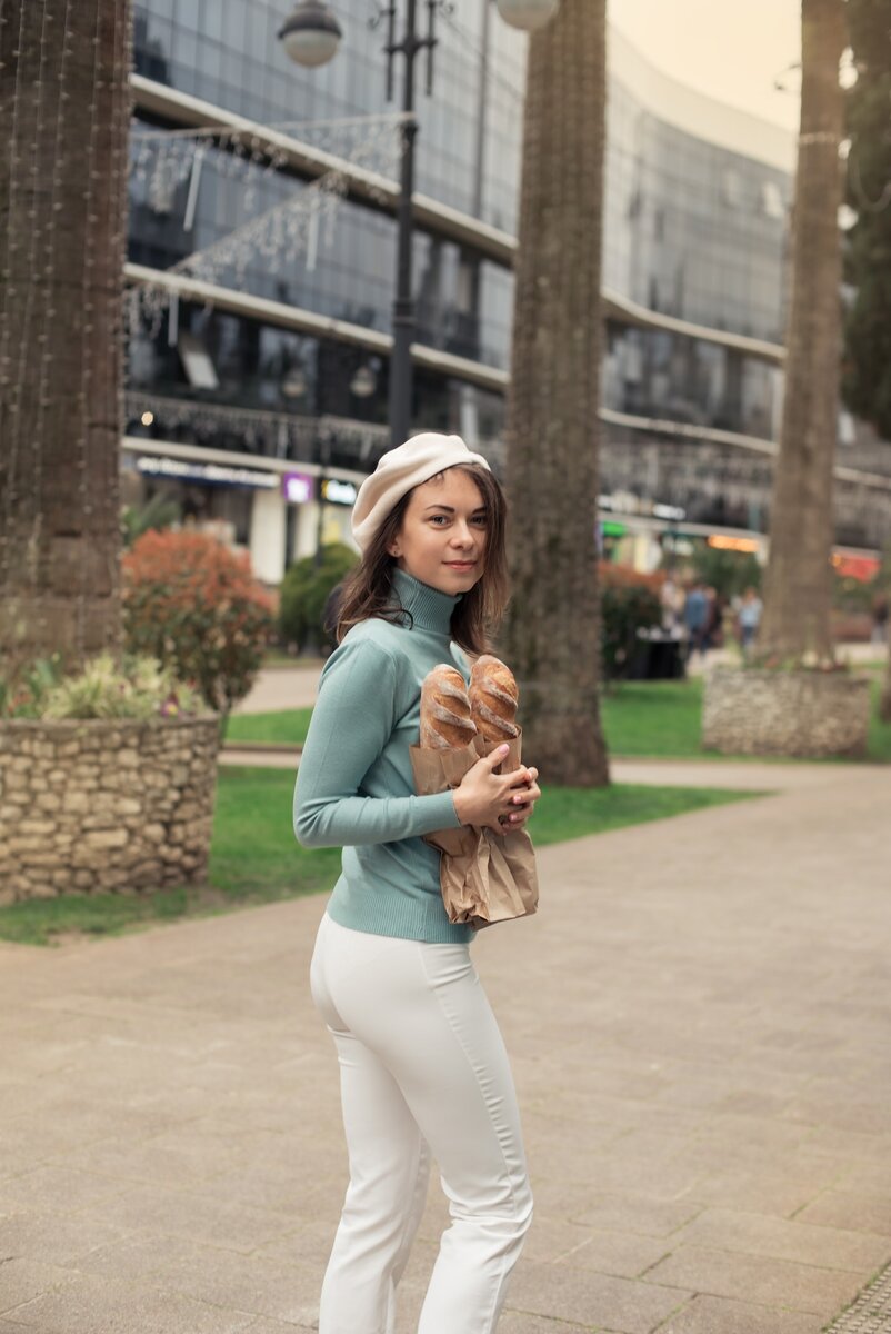 Фото девушка с багетом фотрсессия