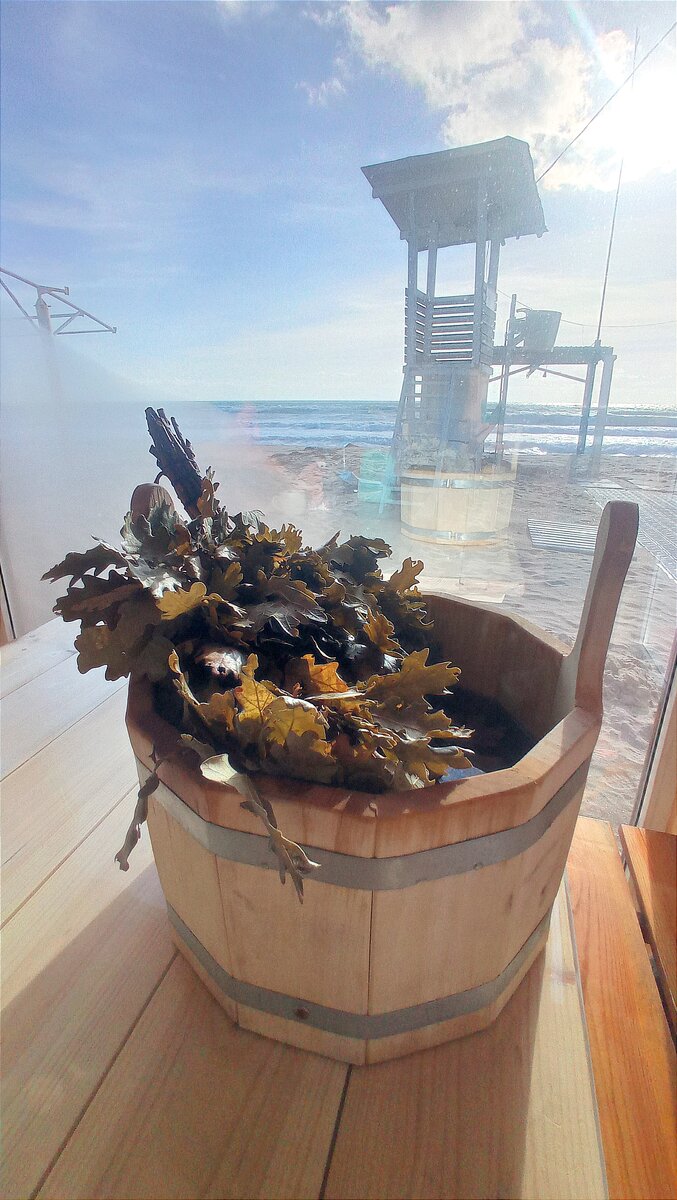 Баня с видом на море