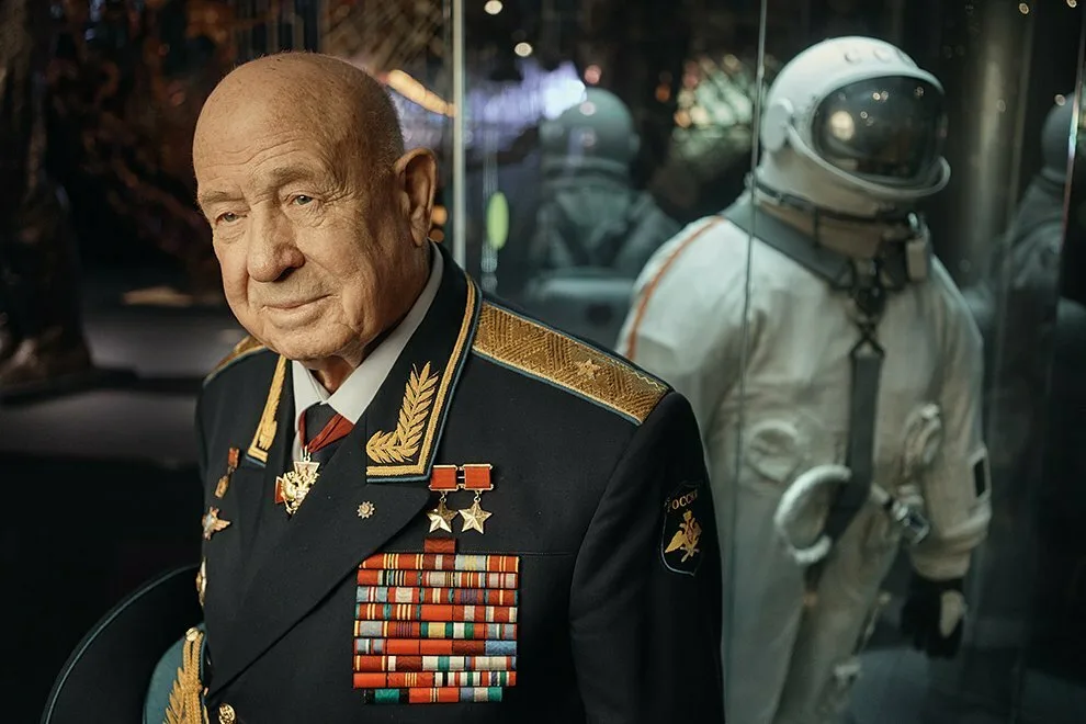 Герои ссср 1965. Леонов космонавт. Aleksey ARXIPOVICH Leonov.