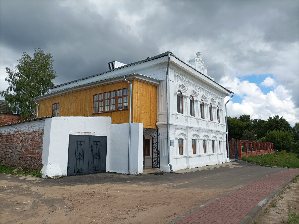 День 4. Пешком по Чкаловску: новая набережная с пристанью, дом-музей В.П.  Чкалова, Музей скорости и конструктор Р.Е. Алексеев | ВелоПешеходинг.  Велосипедные и пешие путешествия. | Дзен