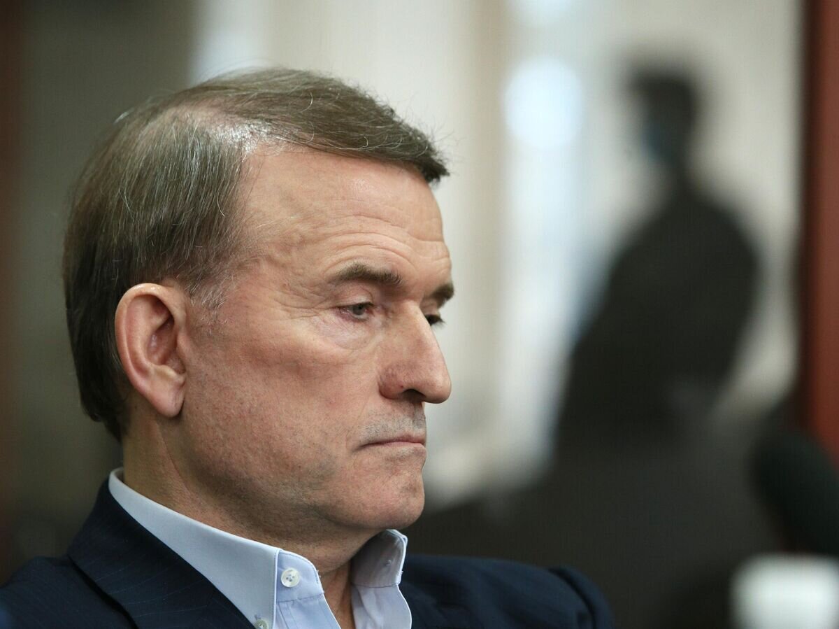    Глава политсовета украинской партии "Оппозиционная платформа За жизнь" Виктор Медведчук в Печерском районном суде Киева© РИА Новости / Стрингер