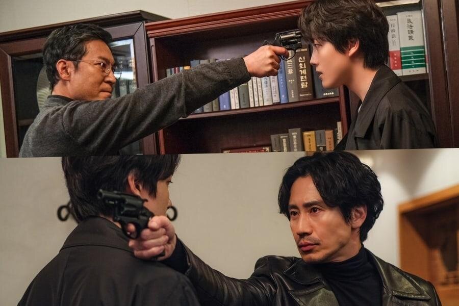 Действительно сложно понять с первого взгляда кто на "светлой стороне"