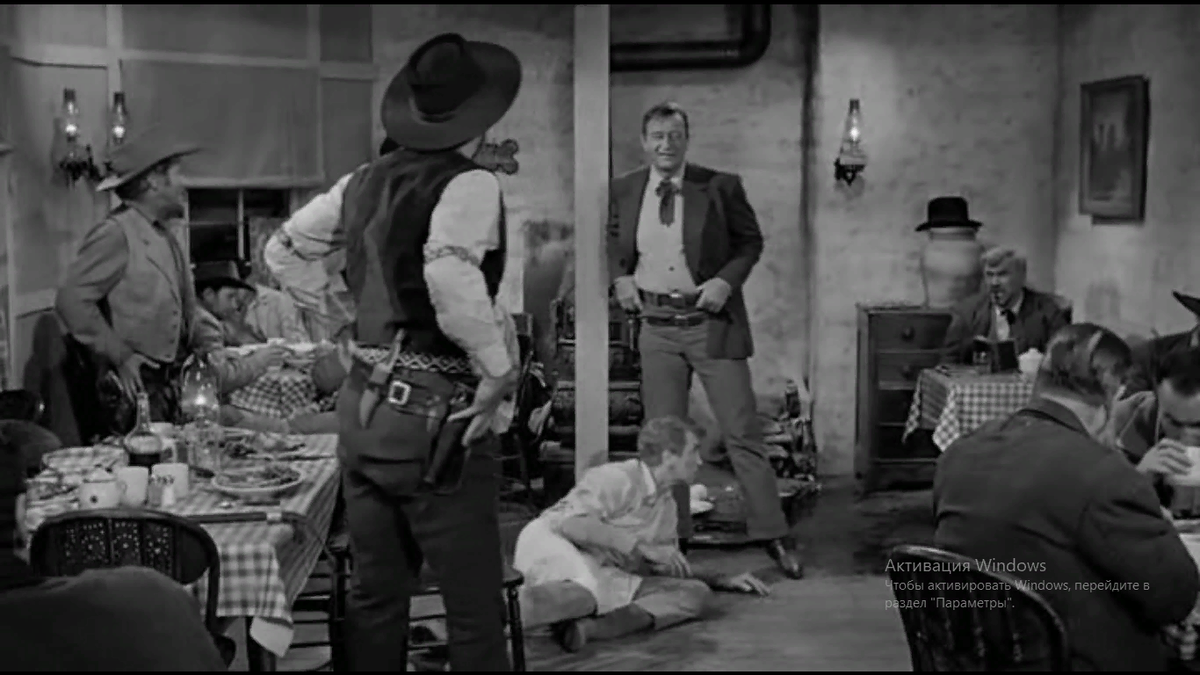 Да, фраза "Это был мой бифштекс!" впервые была произнесена именно в этом эпизоде!