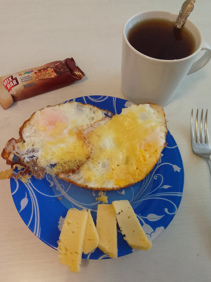 Яичница на завтрак. Фото моё