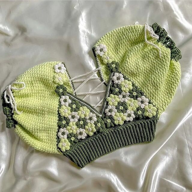 Он прекрасен💚Как связали рукава?Никак не соображу,что за узор🧐