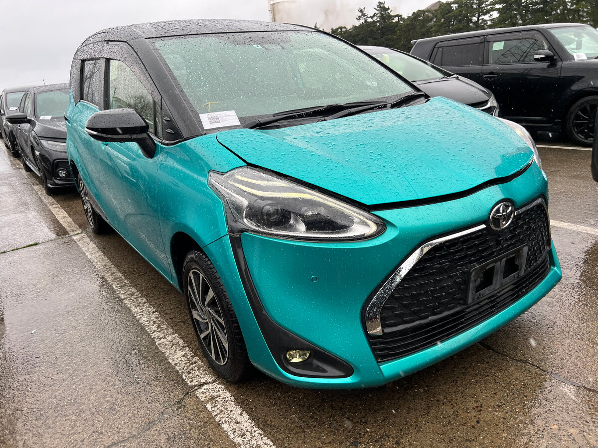 Купили Toyota Sienta G Cuero: 4WD, пробег 23 000 км, 