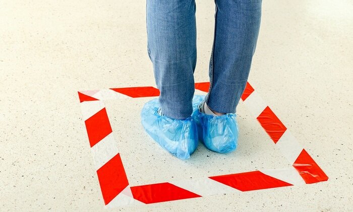    В медучреждениях хотят запретить бахилы