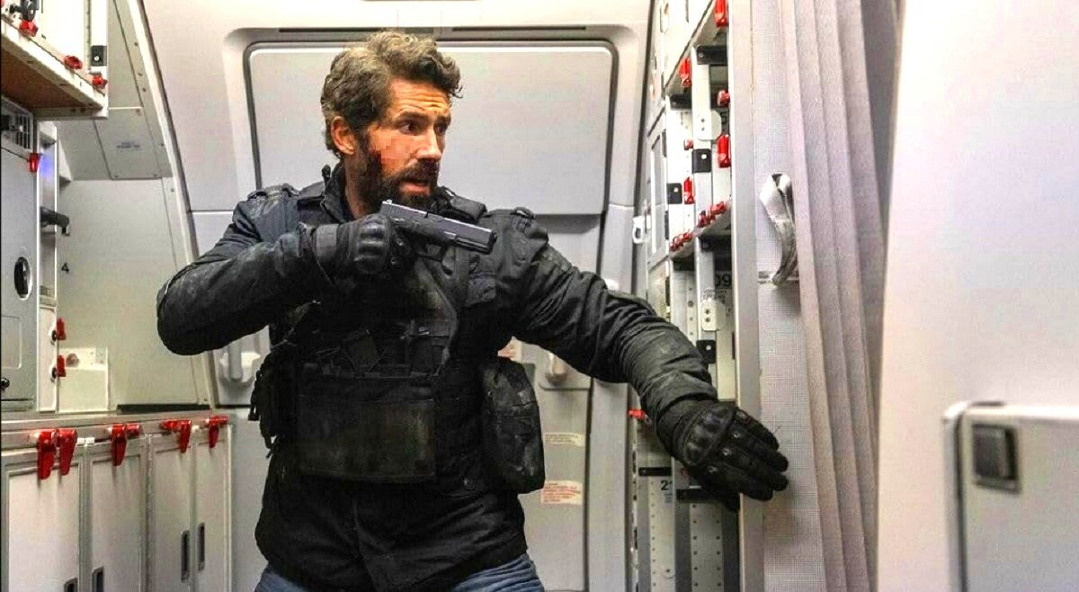 "- А чё это вы тут делаете, а?"© Цитата из другого фильма