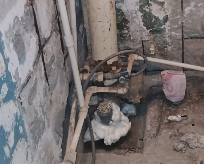 Фото автора. Чтобы хоть как-то облегчить жизнь соседям снизу. 