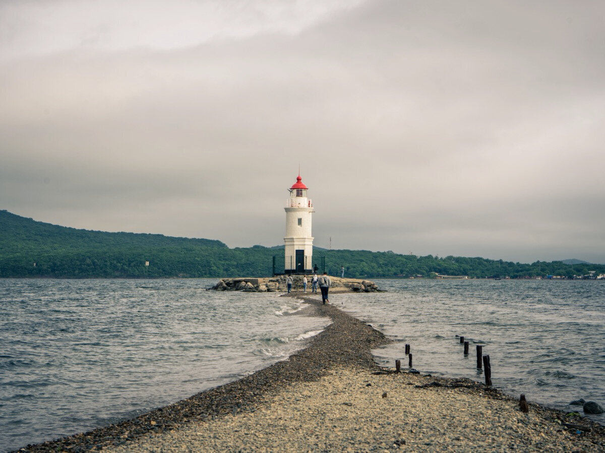 Владивосток — город моря, сопок, мостов и ветров. Не влюбиться в его солёный воздух и горбатые улицы практически невозможно. Источник: Jinwoo Ahn / Pixabay