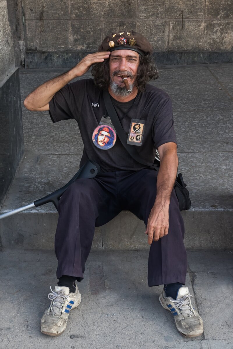 Особым спросом пользуются кепки «как у Че», они популярны и среди кубинцев. Фото: Anne and Saturnino / Pixabay