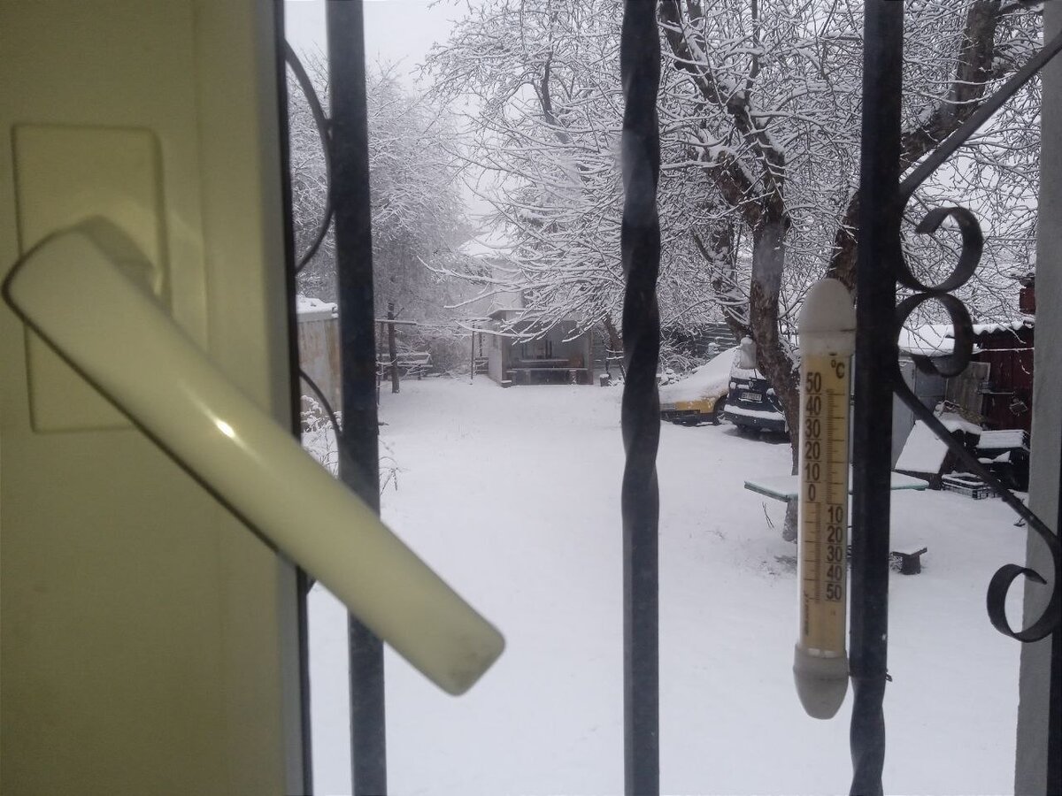 Без нужды в эту дату на улицу не ходили, а дома носили самые теплые вещи