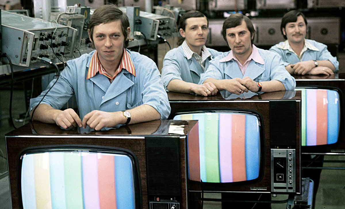 Телевидение СССР. Цветное Телевидение. Цветное Телевидение в СССР. Первый цветной телевизор.