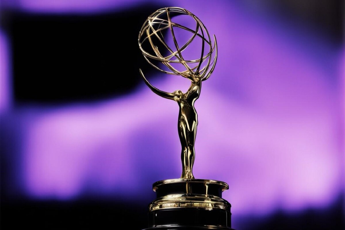 Лучшим драматическим сериалом стали «Наследники», а комедийным – «Медведь».  Фото: Изображение сгенерировано нейросетью Kandinsky 3.0