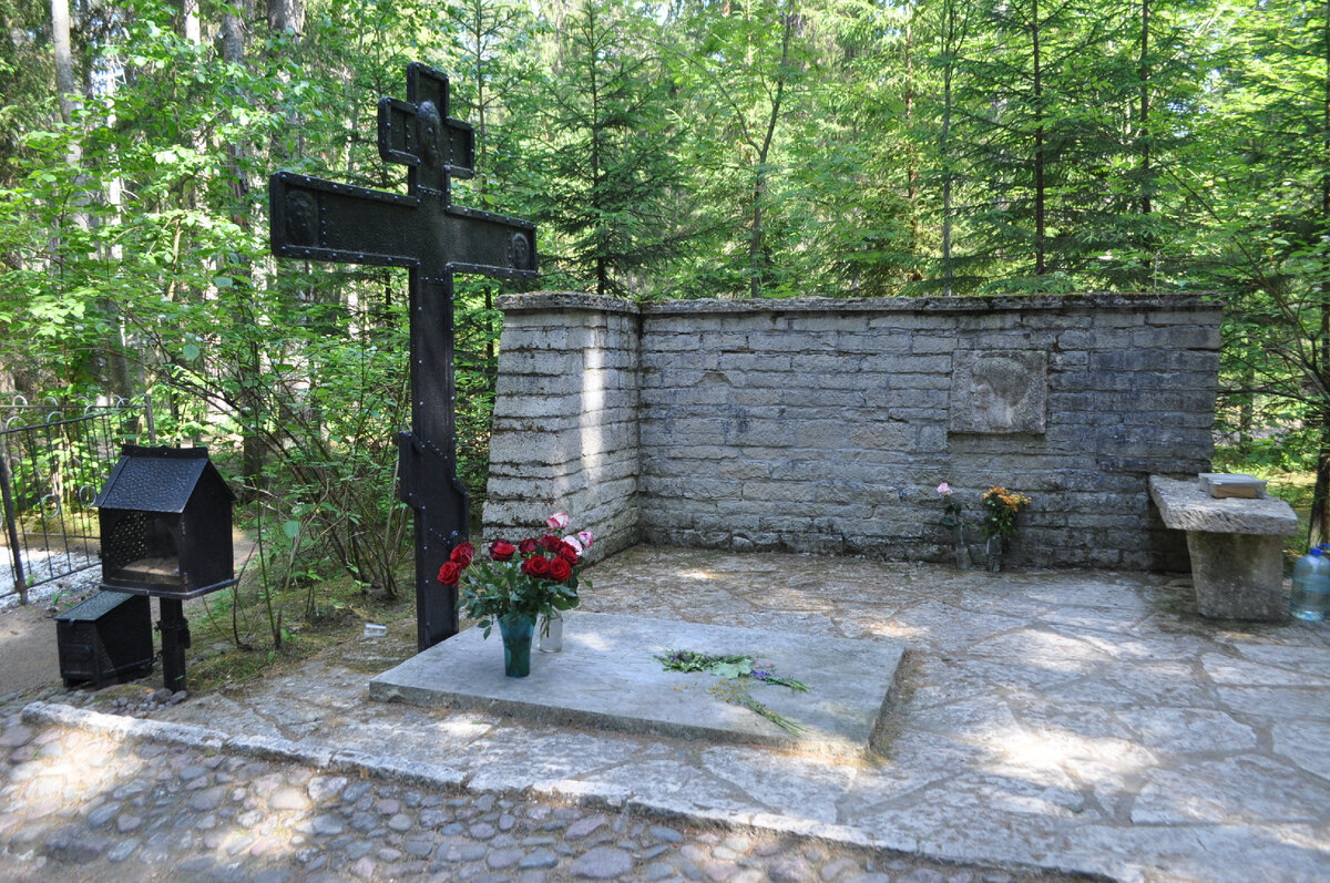 Могила Анны Ахматовой