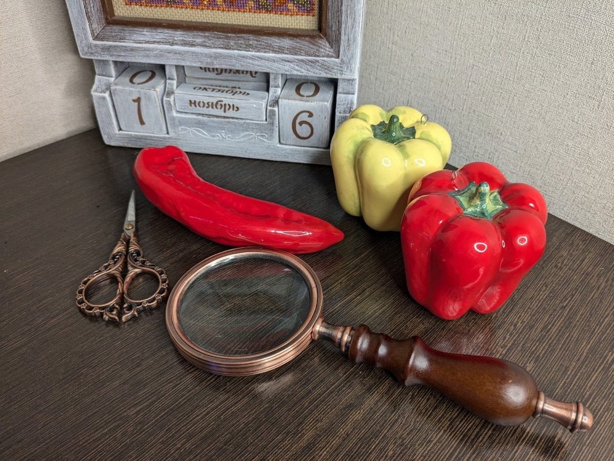 Марьяж лупы и ножниц