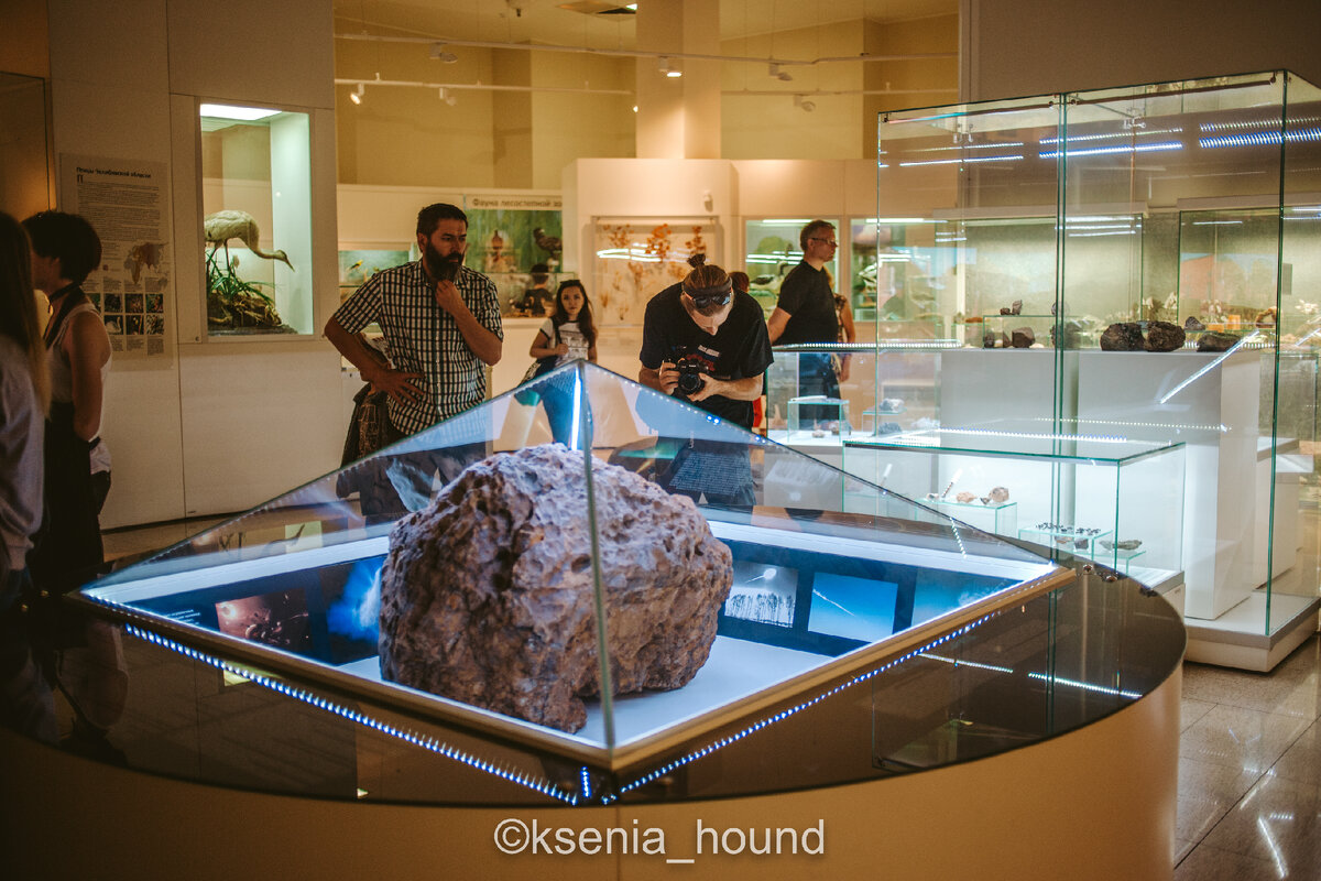 Упавший метеорит фото. Упавший метеорит фото. Метеориты которые упали на землю. Разрушение метеорита. Метеорит картенхофф.