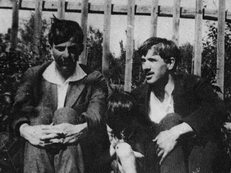 Владимир Маяковский и Корней Чуковский