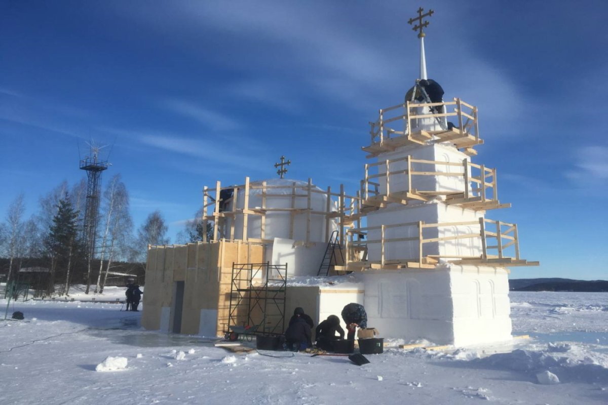   Ледяная копия первой церкви Миасса появится на озере Тургояк