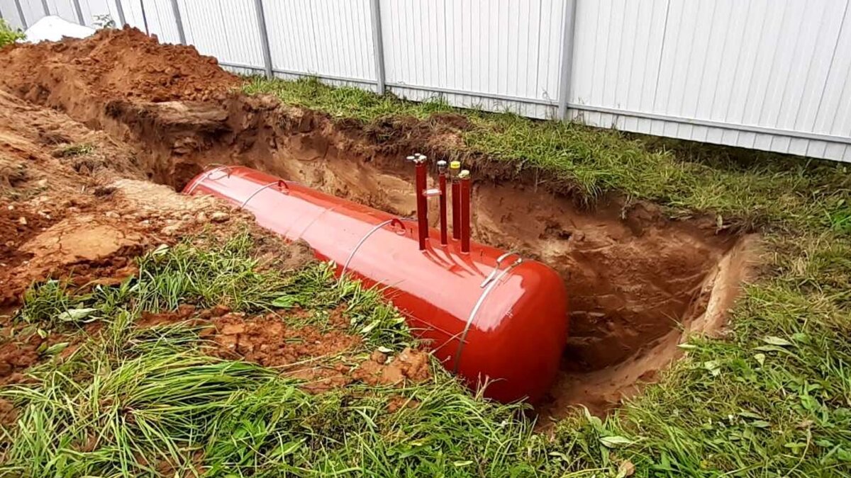 Газгольдер в котловане