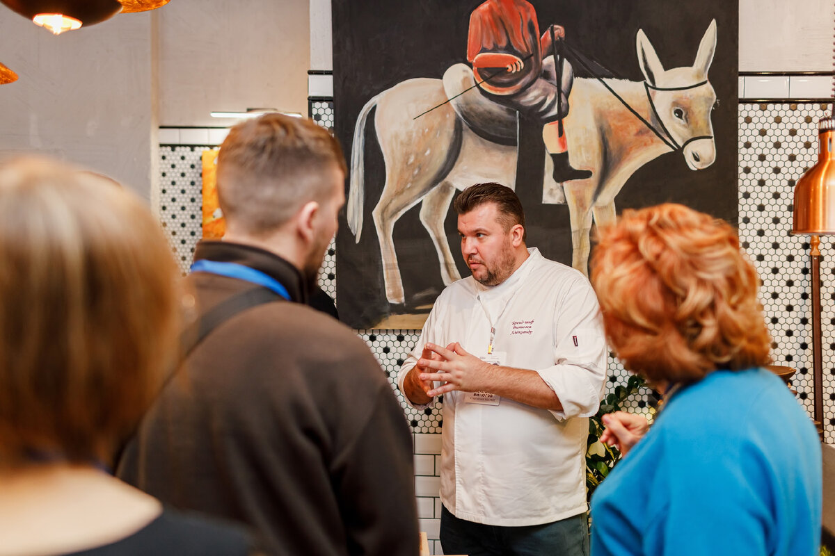 Бренд-шеф Александр Витюгов с гостями форума рестораторов G10