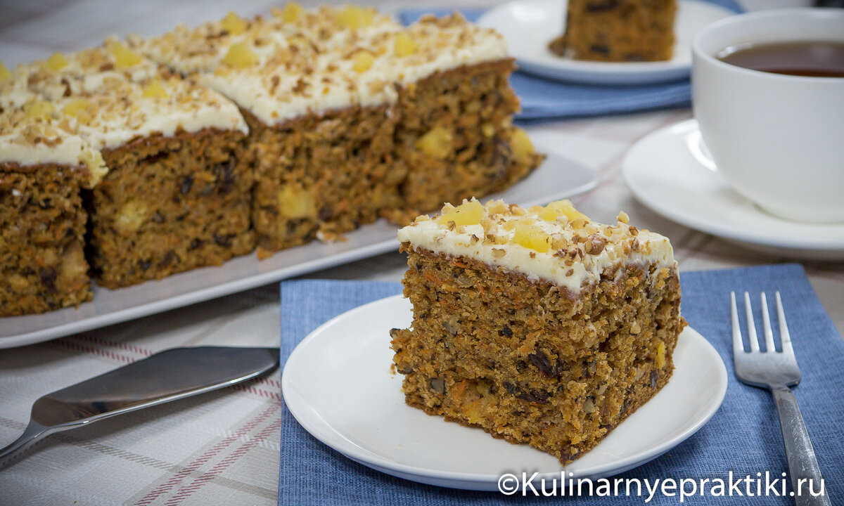 Морковный торт с изюмом, орехами и крем-чизом