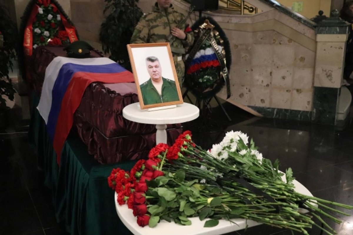    В Башкирии простились с погибшим на СВО бойцом Илшатом Валеевым