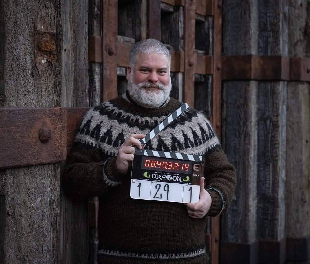     Кадр со съемок фильма «Как приручить дракона» (2025) / Фото: соцсети Дина ДеБлуа